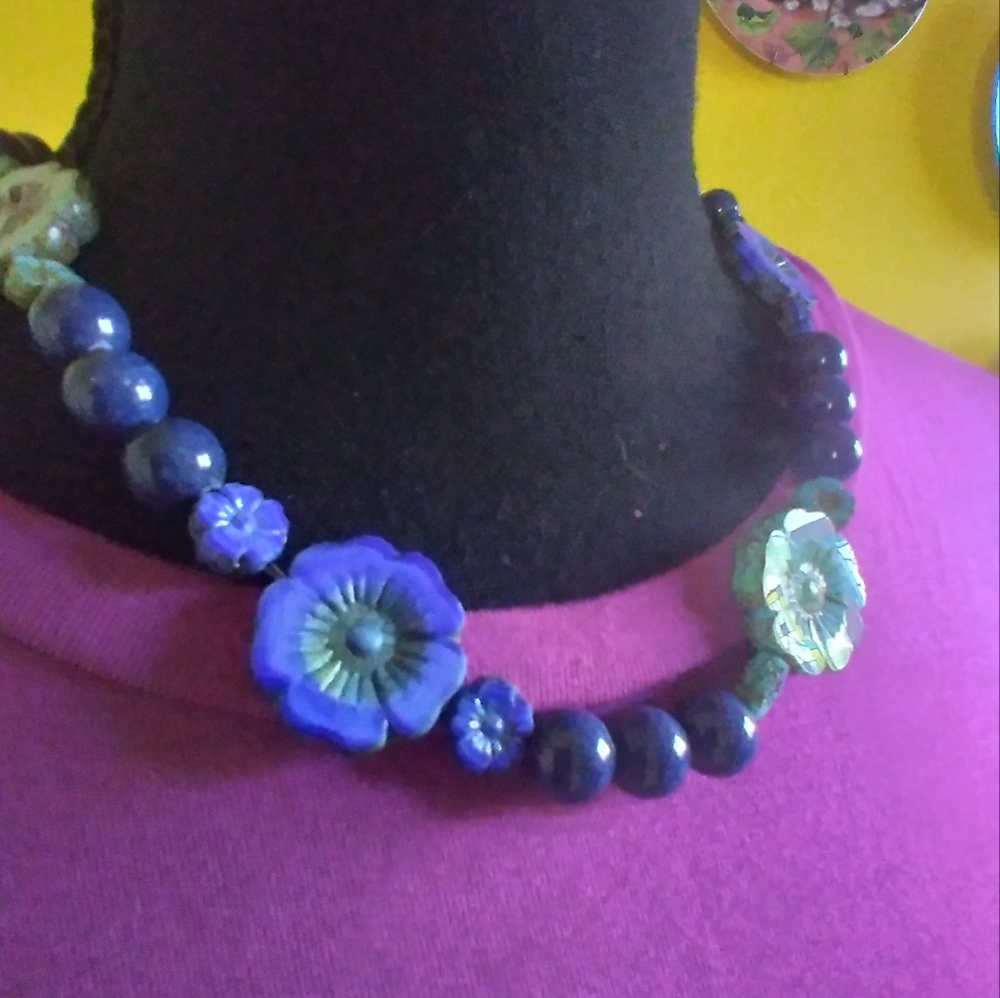 NEW 💥 19" Genuine Lapis & Blue Czech Glass🌺Flower Necklace II - Picture 7 of 12